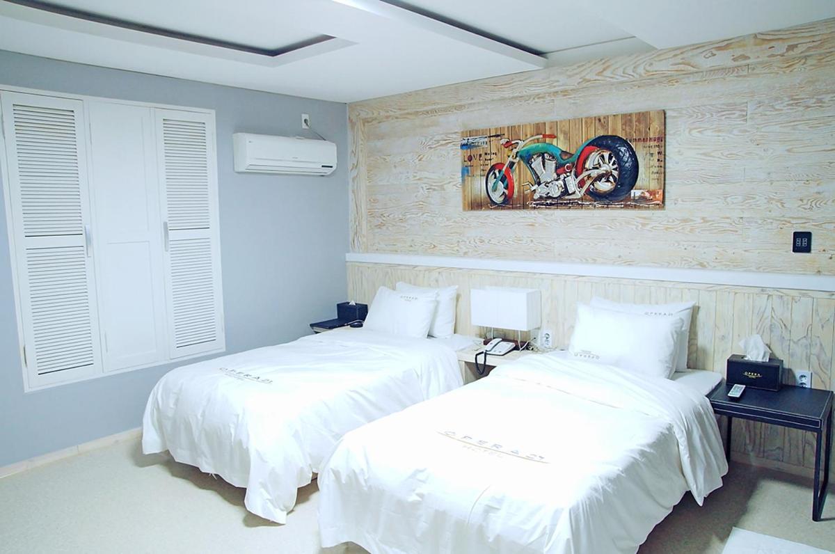 ג'אונג'ו Opera 21 Hotel מראה חיצוני תמונה
