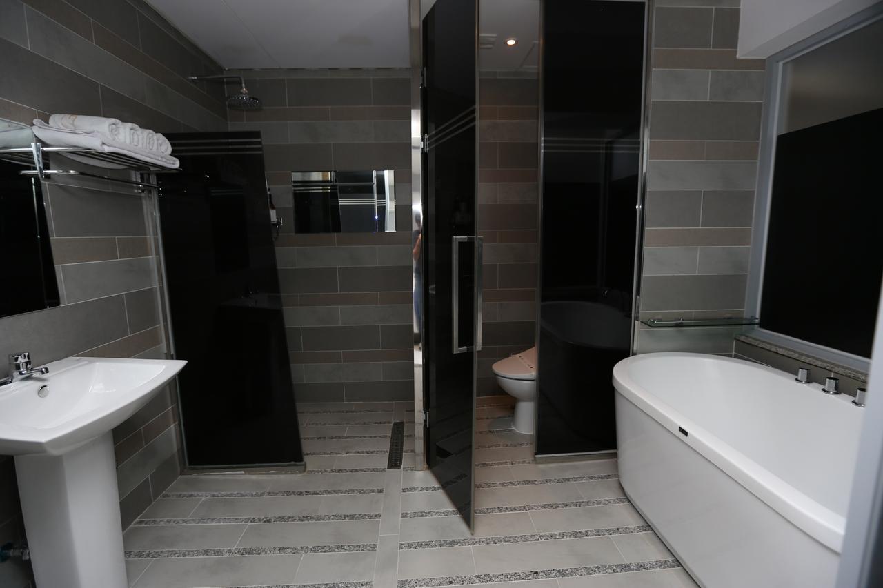 ג'אונג'ו Opera 21 Hotel מראה חיצוני תמונה