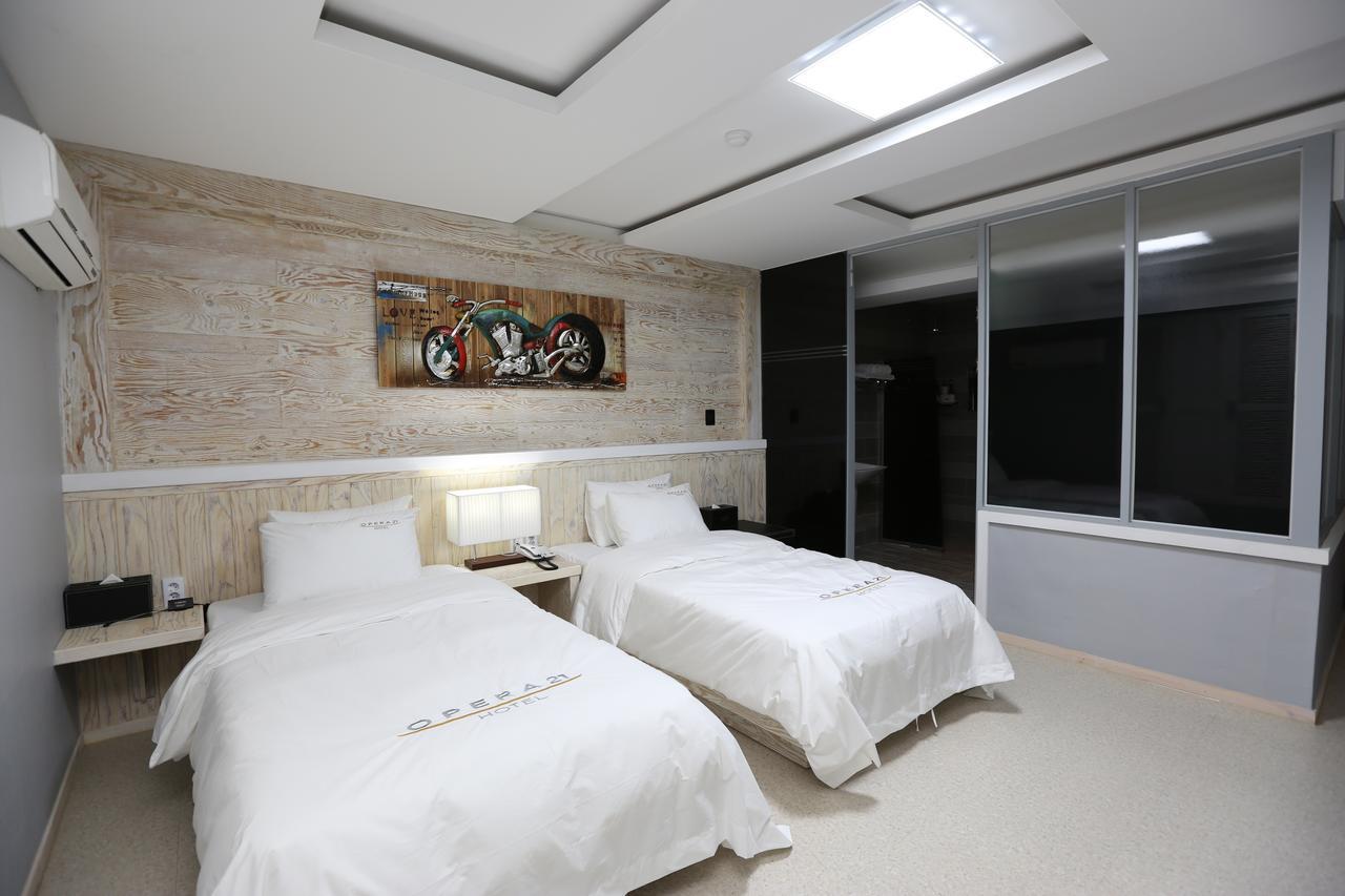 ג'אונג'ו Opera 21 Hotel מראה חיצוני תמונה