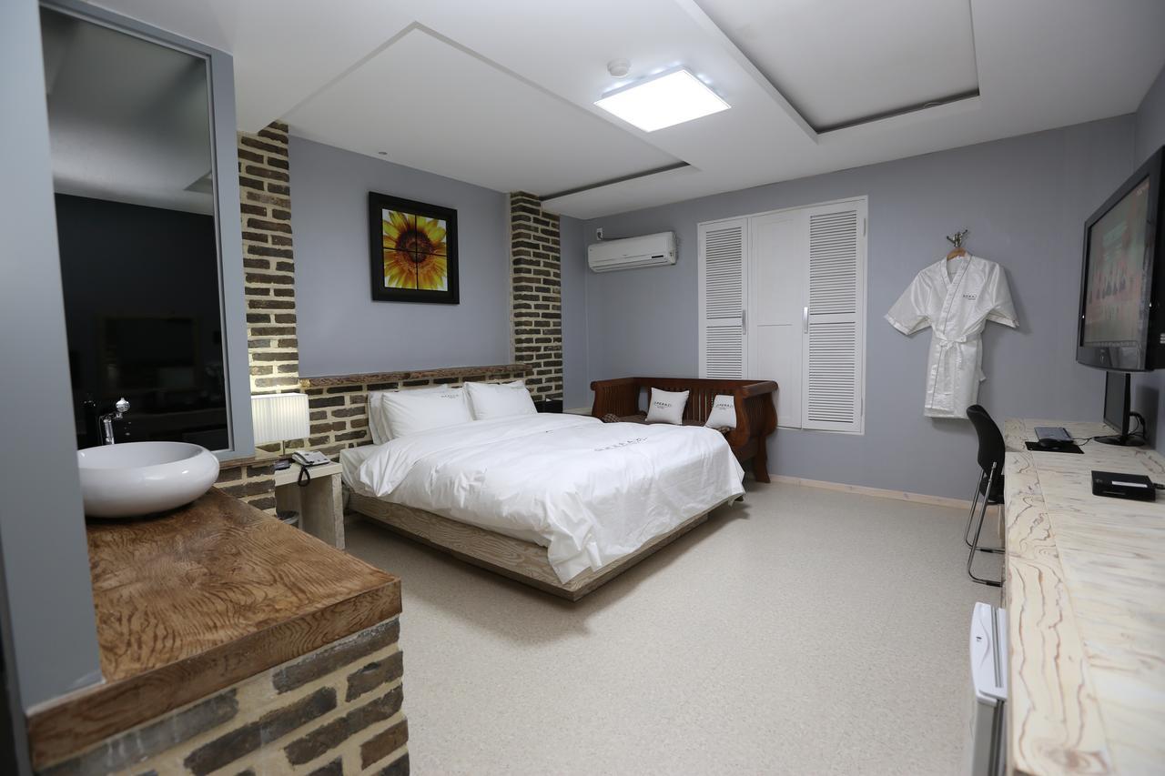 ג'אונג'ו Opera 21 Hotel מראה חיצוני תמונה