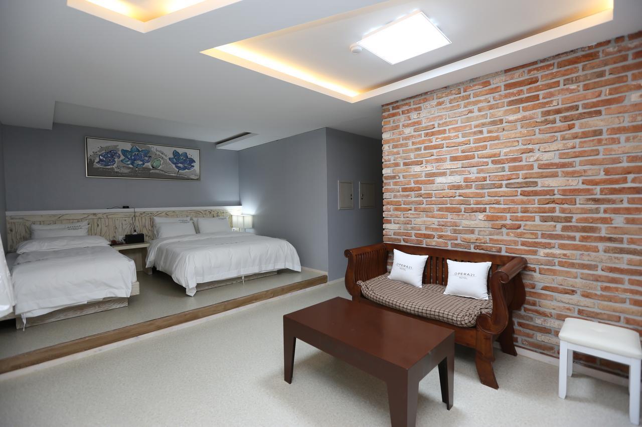 ג'אונג'ו Opera 21 Hotel מראה חיצוני תמונה